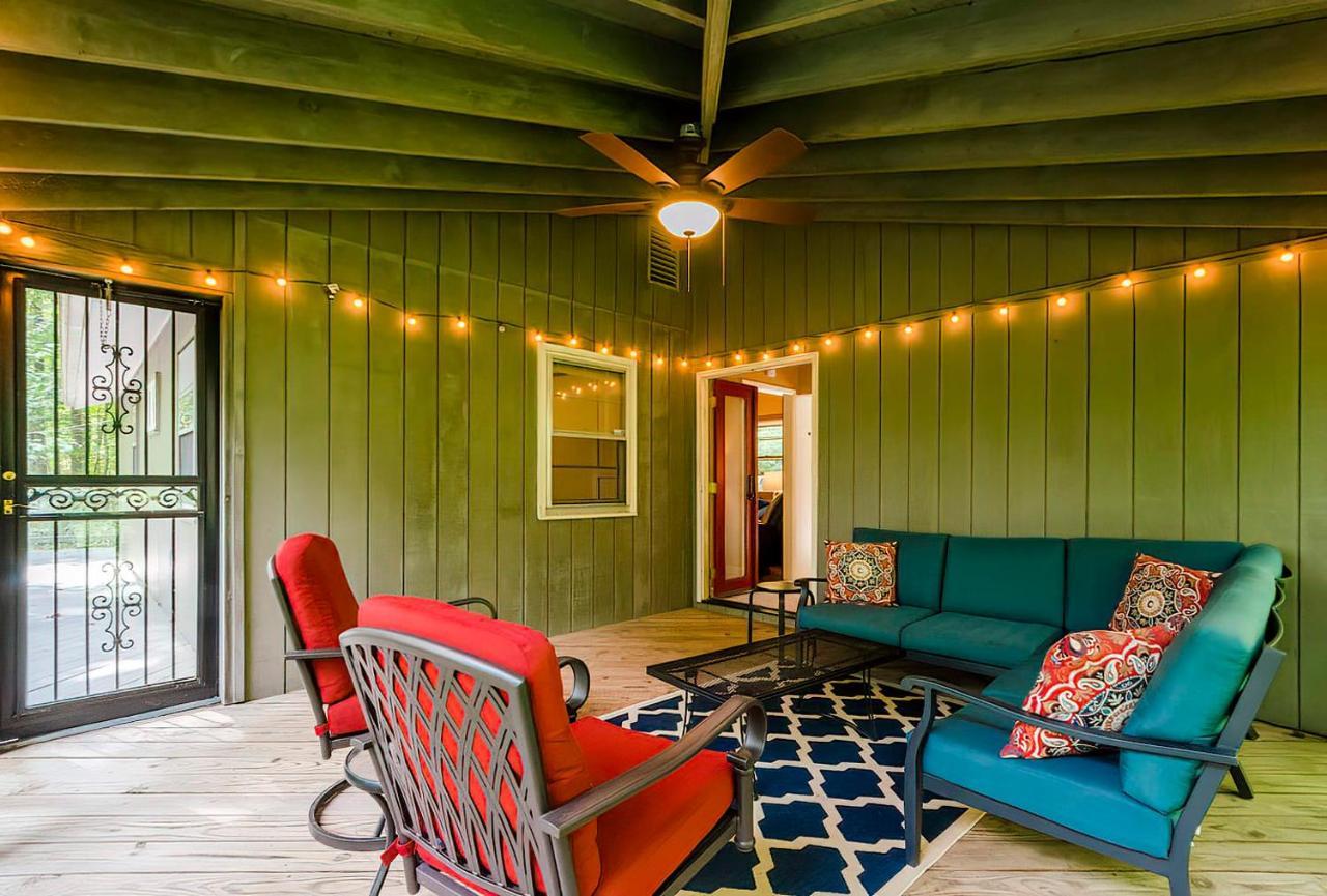 Secluded Oasis W Hot Tub, Screened-In Porch, Wifi! 伯克利斯普林斯 外观 照片